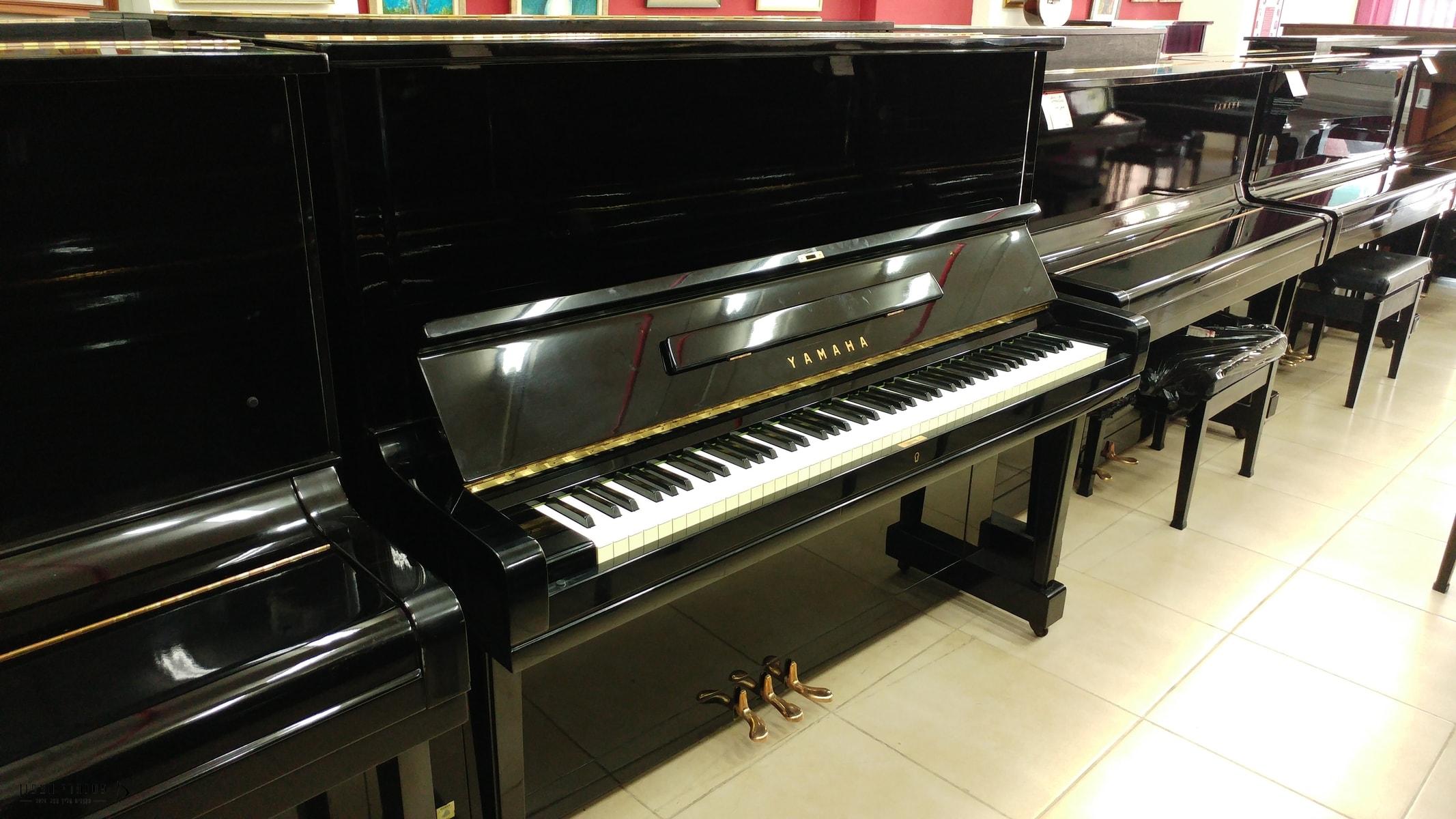 פסנתר YAMAHA U3 שחור