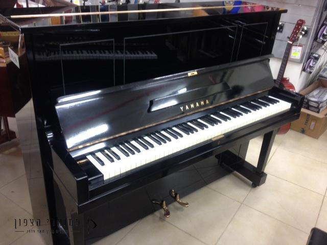 פסנתר יד שניה Yamaha U1A בצבע שחור