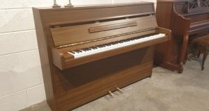 פסנתר YAMAHA LU-101 (4)