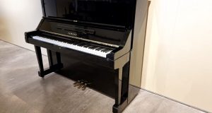 פסנתר אקוסטי YAMAHA UX
