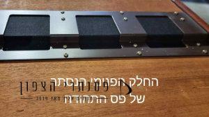 פסנתר YAMAHA W106 לוח קדמי