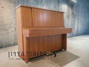 פסנתר YAMAHA W107 סגור
