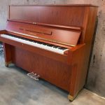 פסנתר YAMAHA W104 -2