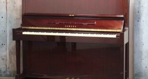 פסנתר YAMAHA W108