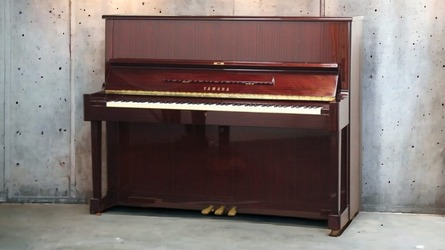 פסנתר YAMAHA W108