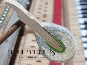 לבד של ראש פטיש הפסנתר