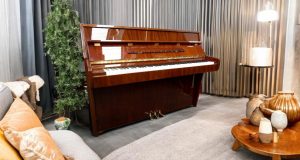 פסנתר KAWAI CE7